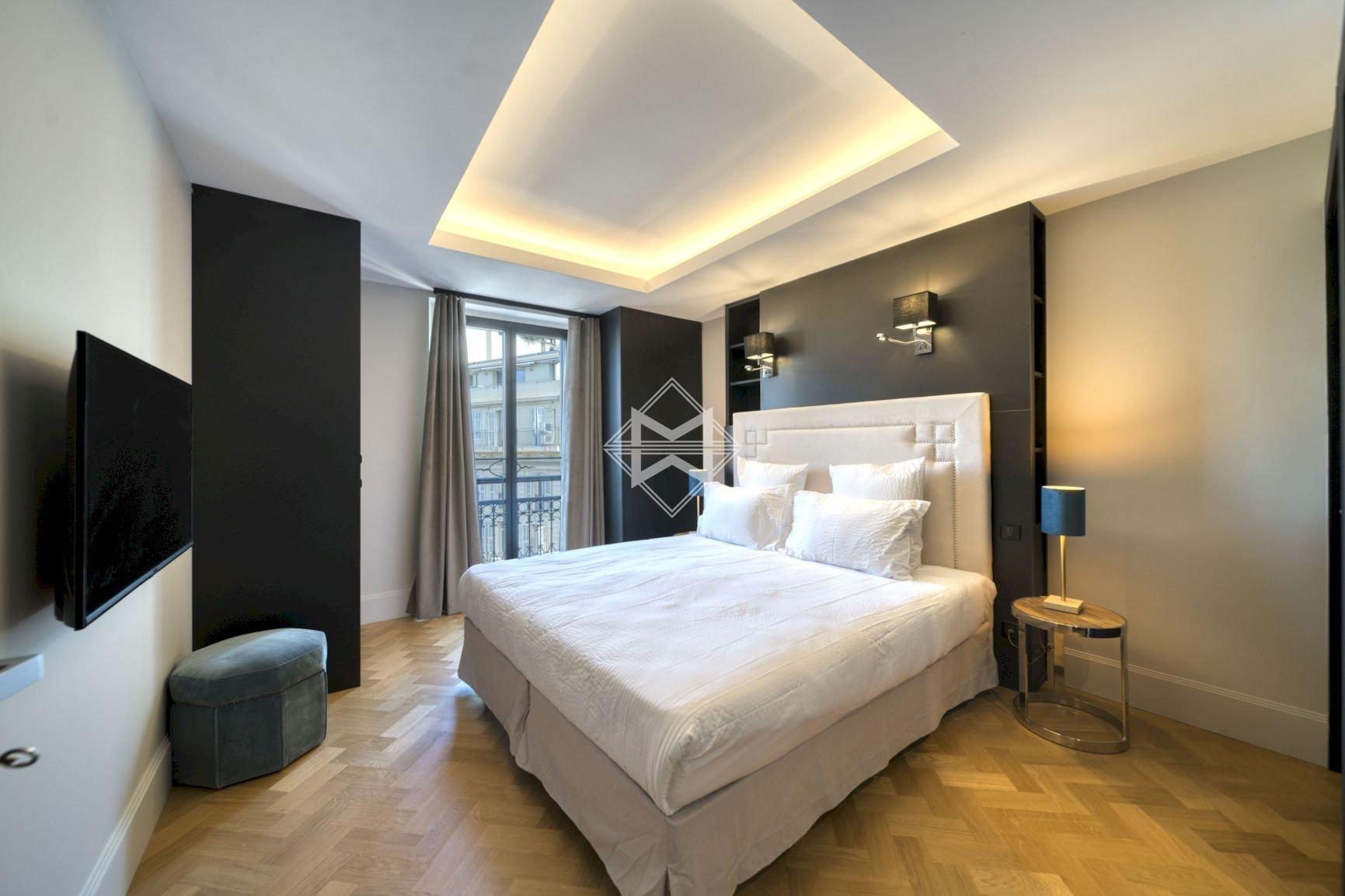 Rent Apartment Cannes - 5 Bedrooms - Sea view - Croisette . Ref 11338L