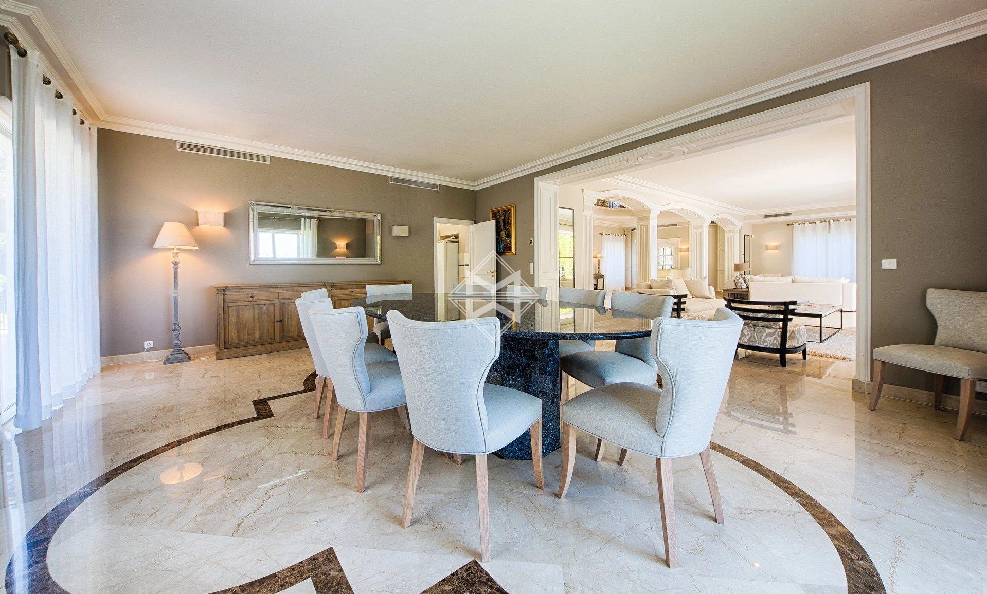Sale Villa Cap d'Antibes - 9 Bedrooms - Sea view - Luxury . Ref 7034